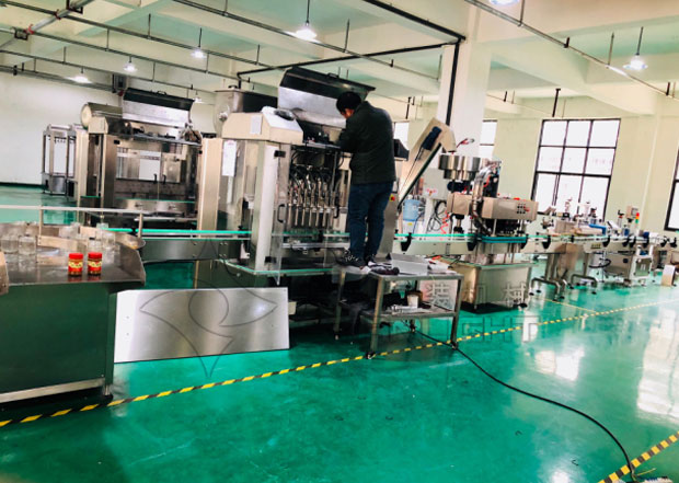 星火牛肉醬灌裝生產(chǎn)線(xiàn)設(shè)備展示