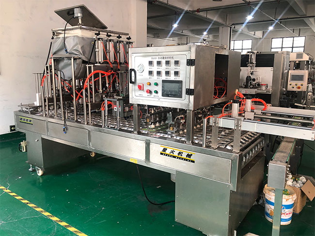 江蘇南京全自動(dòng)塑料盒封口機(jī)設(shè)備展示